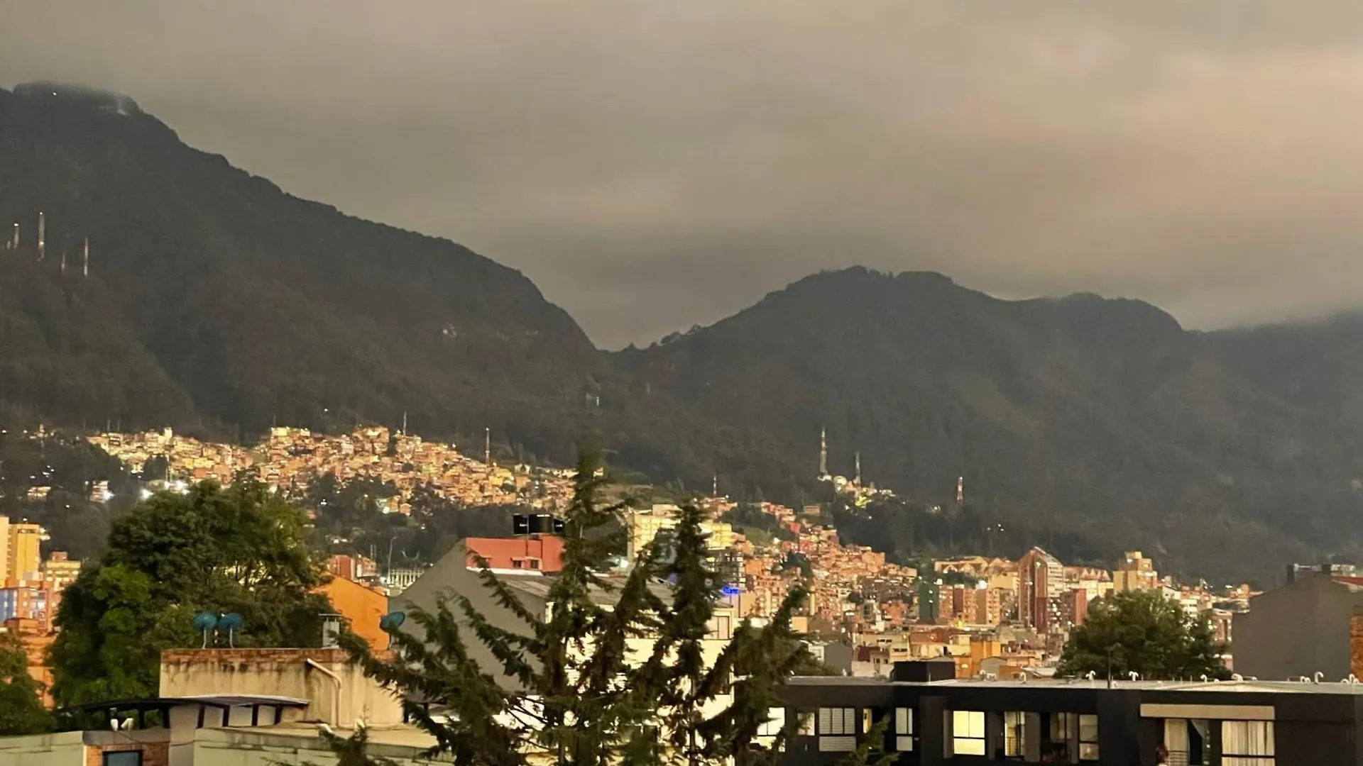 Apartment St. Louis Suites - Movistar Arena Bogota